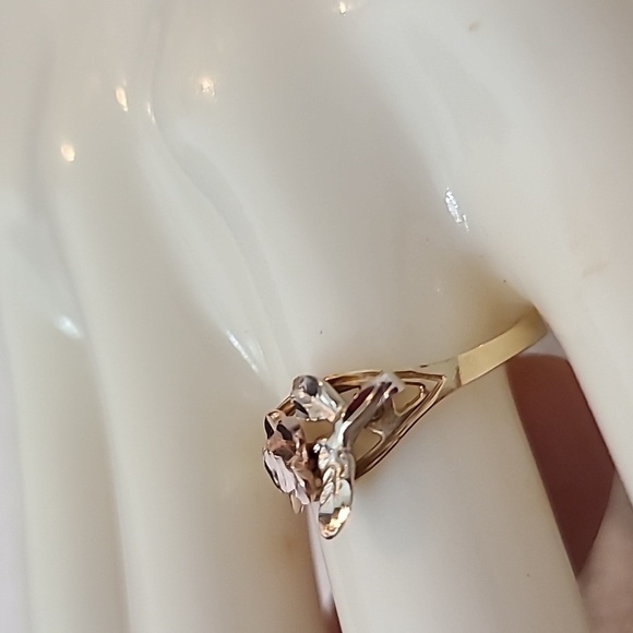 14kt Tricolor Gold Rose Ring - Picture 2 of 7